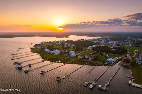 285 Live Oak Rd, Newport, NC 28570