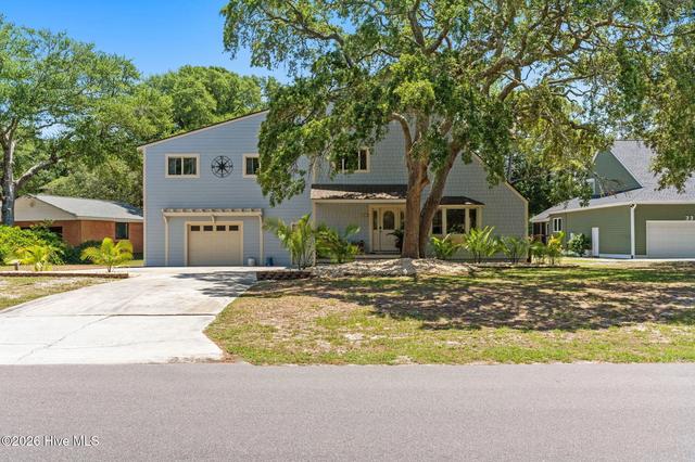 31 Augusta Dr, Oak Island, NC 28465