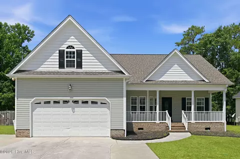 204 Wedgefield Cir, Maple Hill, NC 28454