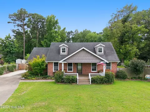 908 Daniel Dr, Jacksonville, NC 28540