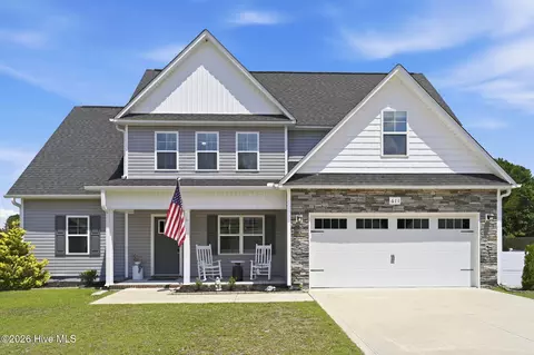 611 Osprey Landing Dr, Holly Ridge, NC 28445