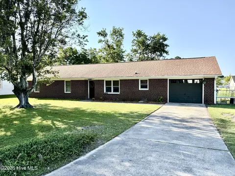 1706 Carolina Ave, Newport, NC 28570
