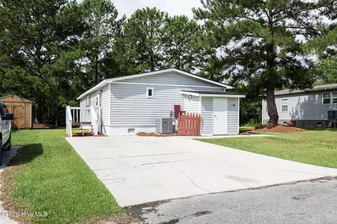 406 Ensign Ct, Hampstead, NC 28443 photo 3