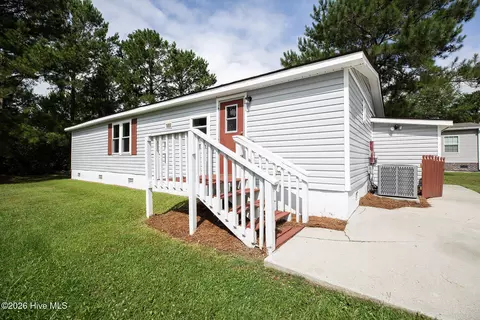 406 Ensign Ct, Hampstead, NC 28443 photo 5