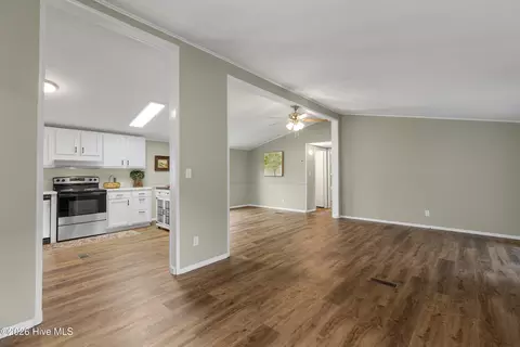 406 Ensign Ct, Hampstead, NC 28443 photo 11