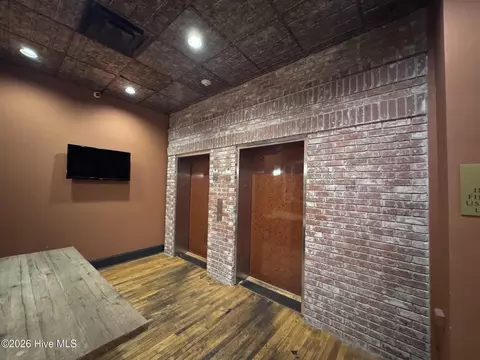 Entry Way - 936 Broad St #412, Augusta, GA 30901 photo 4 of 6
