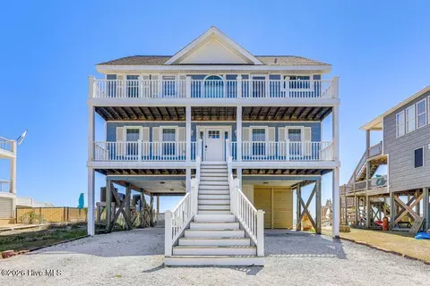 33 Porpoise Pl, North Topsail Beach, NC 28460