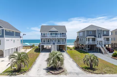 33 Porpoise Pl, North Topsail Beach, NC 28460