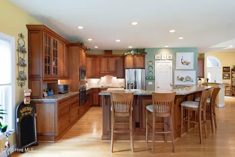 Kitchen - 18 Oxton Cir, Pinehurst, NC 28374 photo 15 of 16
