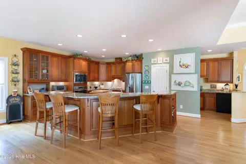 Kitchen - 18 Oxton Cir, Pinehurst, NC 28374 photo 3 of 16