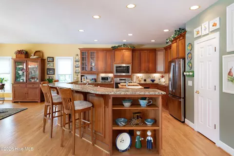 Kitchen - 18 Oxton Cir, Pinehurst, NC 28374 photo 7 of 16