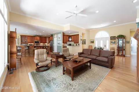 Living - 18 Oxton Cir, Pinehurst, NC 28374 photo 3 of 3