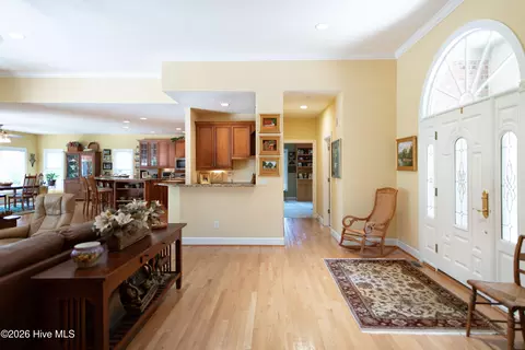 Entry Way - 18 Oxton Cir, Pinehurst, NC 28374 photo 2 of 7