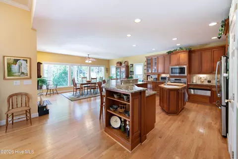 Kitchen - 18 Oxton Cir, Pinehurst, NC 28374 photo 8 of 16