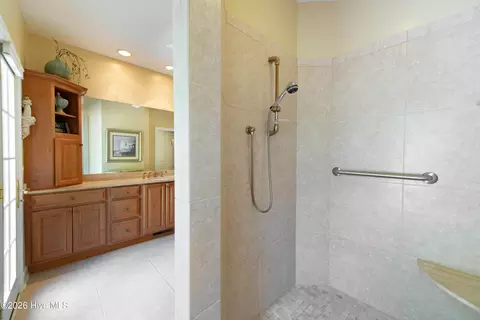 Bath - 18 Oxton Cir, Pinehurst, NC 28374 photo 4 of 10