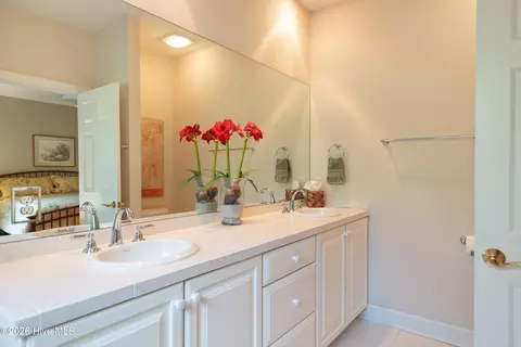 Bath - 18 Oxton Cir, Pinehurst, NC 28374 photo 8 of 10