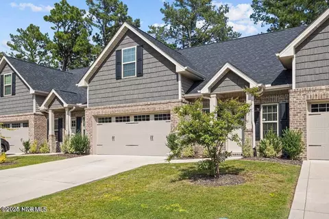 127 Lark Dr, West End, NC 27376 photo 1