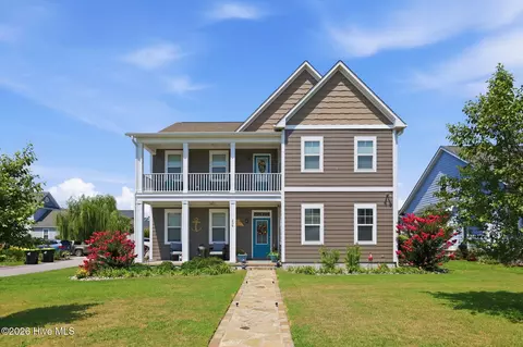 208 Bogue Harbor Ct, Newport, NC 28570