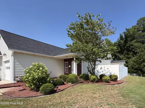 2059 Briarwood Dr, Kinston, NC 28501