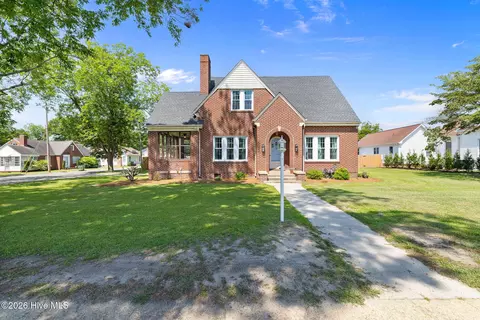201 NW Railroad St, Pikeville, NC 27863