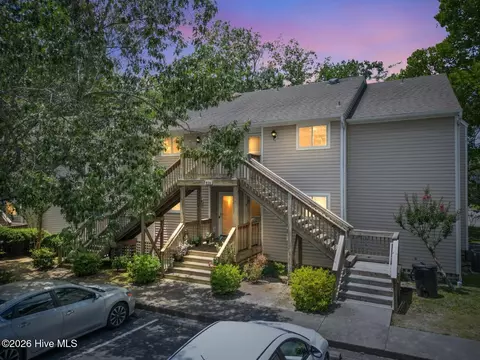 406 Forest Park Rd #202, Wilmington, NC 28409