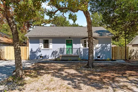 146 NE 13th St, Oak Island, NC 28465