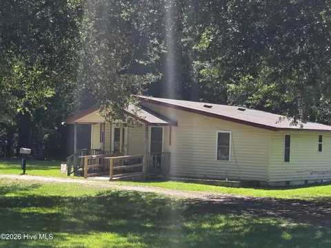 2612 Lowe Rd, Lumberton, NC 28360