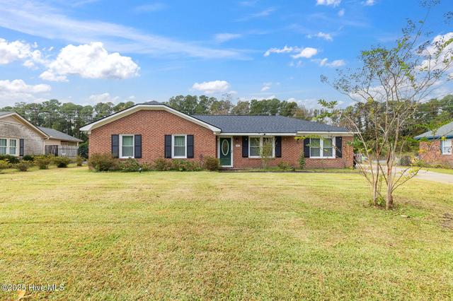 805 Spring Valley Rd, Wilmington, NC 28405