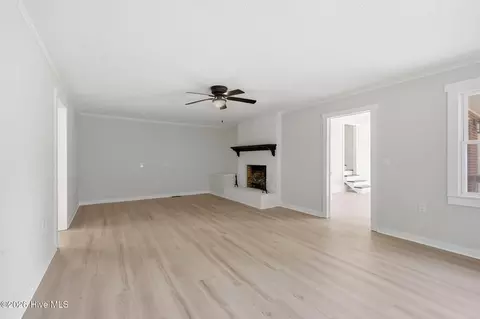 Living - 581 Post Rd, Bath, NC 27808 photo 4 of 9