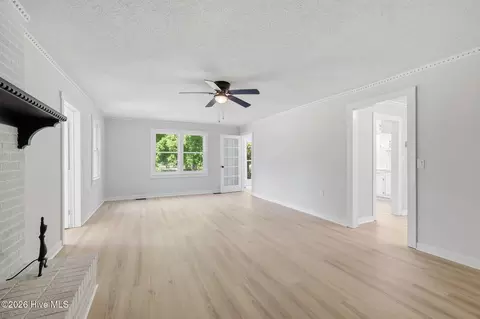 Living - 581 Post Rd, Bath, NC 27808 photo 5 of 9