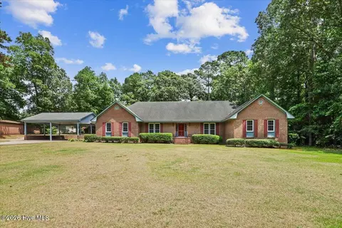 1013 Arrowhead Dr, Snow Hill, NC 28580