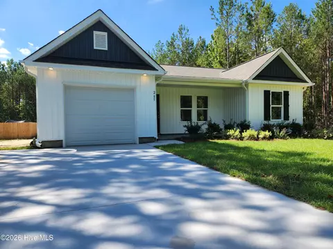 285 Montague Rd, Currie, NC 28435