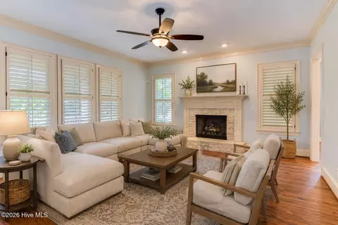 Living - 301 N Sandhills Ln, Evans, GA 30809 photo 5 of 5