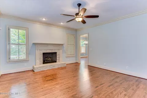 Living - 301 N Sandhills Ln, Evans, GA 30809 photo 3 of 5
