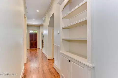 Entry Way - 301 N Sandhills Ln, Evans, GA 30809 photo 4 of 5