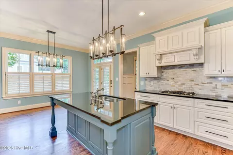 Kitchen - 301 N Sandhills Ln, Evans, GA 30809 photo 4 of 6