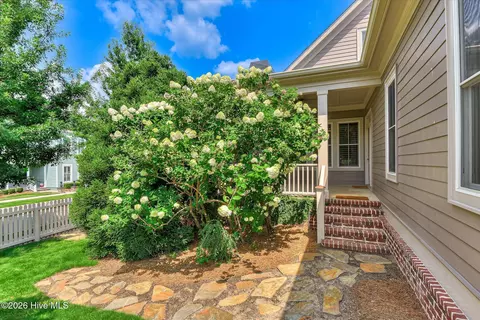 Exterior - 301 N Sandhills Ln, Evans, GA 30809 photo 8 of 10