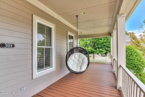 Exterior - 301 N Sandhills Ln, Evans, GA 30809 photo 4 of 10