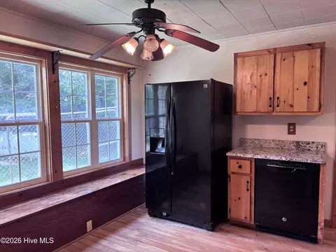 Kitchen - 133 Tj Ln, Murphy, NC 28906 photo 2 of 3