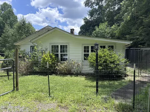 Exterior - 133 Tj Ln, Murphy, NC 28906 photo 4 of 8