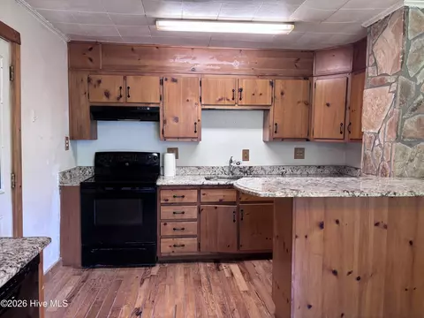 Kitchen - 133 Tj Ln, Murphy, NC 28906 photo 3 of 3