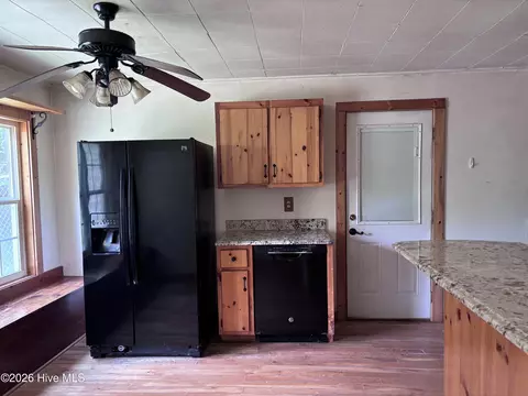 Kitchen - 133 Tj Ln, Murphy, NC 28906 photo 1 of 3