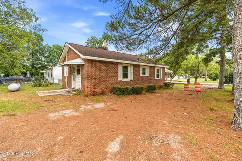 Exterior - 906 Rice St, Hamlet, NC 28345 photo 6 of 6
