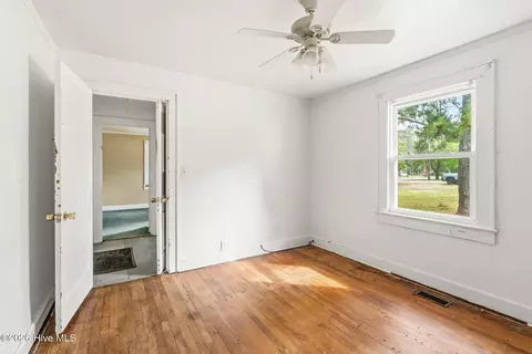 Bedroom - 906 Rice St, Hamlet, NC 28345 photo 5 of 5