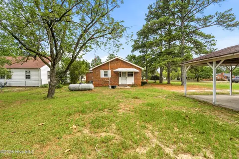 Exterior - 906 Rice St, Hamlet, NC 28345 photo 3 of 6