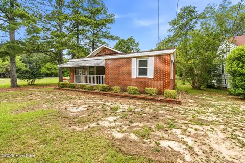Exterior - 906 Rice St, Hamlet, NC 28345 photo 2 of 6