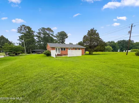 2401 N Hills Dr, New Bern, NC 28562
