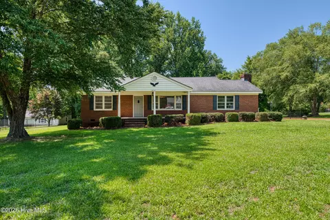 2475 Reges Store Rd, Nashville, NC 27856