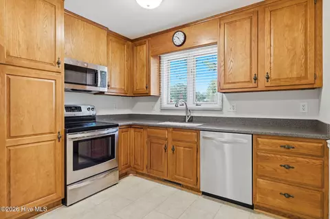 Kitchen - 253 Tall Trees Dr, Pinehurst, NC 28374 photo 3 of 5