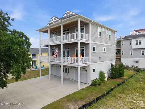 205 Tennessee Ave, Carolina Beach, NC 28428